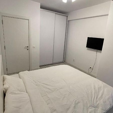 Santorini Residence Apartment Otopeni Bagian luar foto
